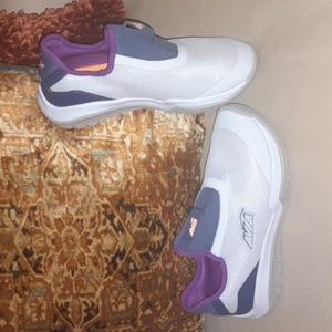 🌺AVIA Sneakers